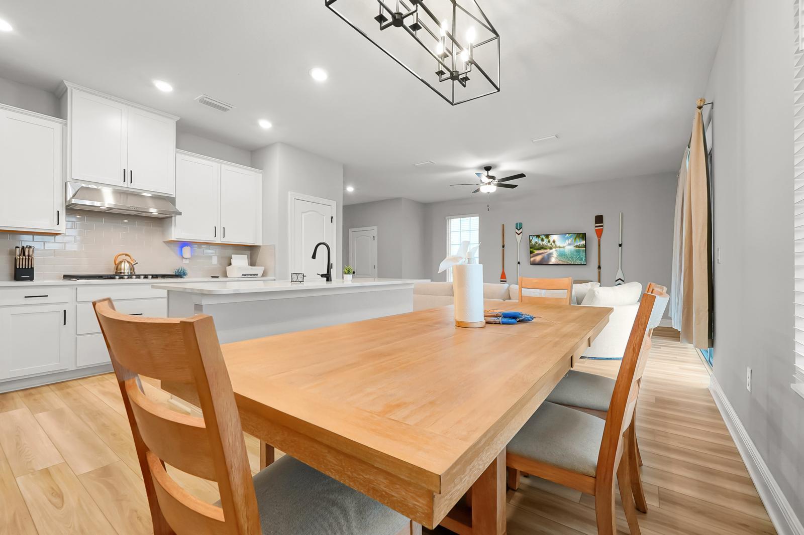 Building Photo - 7692 Somersworth Dr