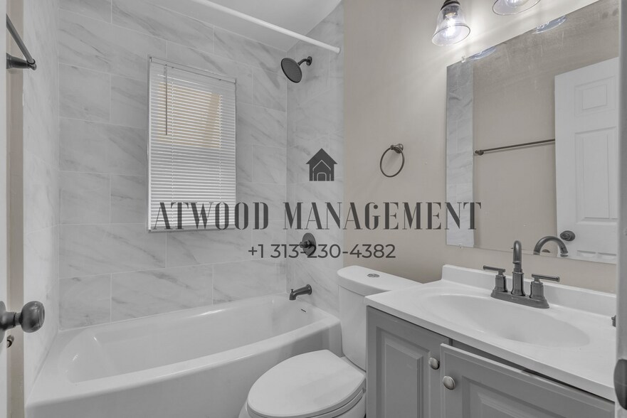 Building Photo - This beautifully updated 4-bedroom, 2-bath single-family home is ready for move-in!