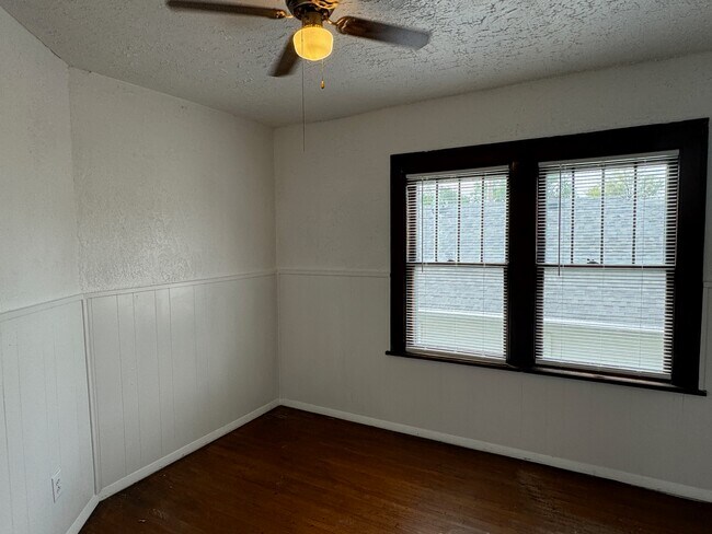 Building Photo - 2207 Wilkes Ave