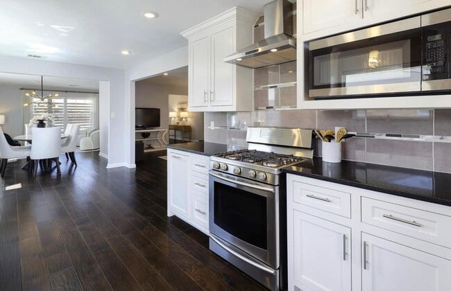 Building Photo - 10282 Vinemont St