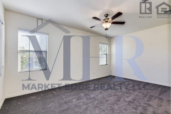 Building Photo - 3 Bed/2.5 Bath House in Gilbert! JOIN THE ...