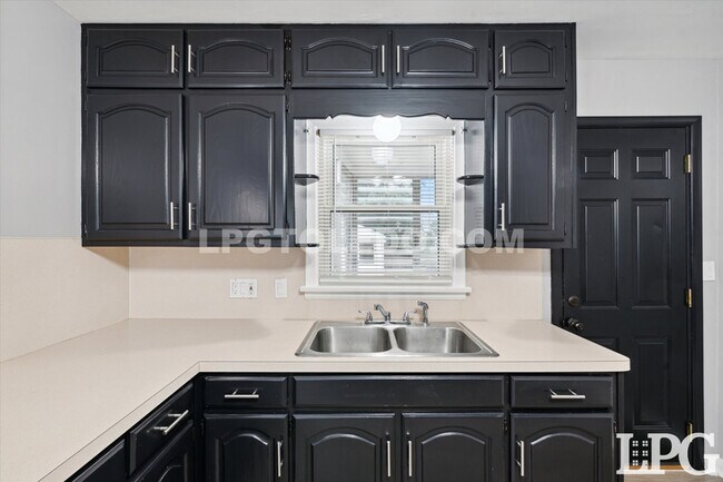 Building Photo - 3648 Watson Ave