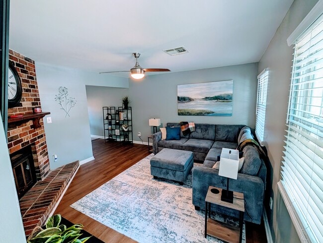 Building Photo - 550 Darby Creek Rd