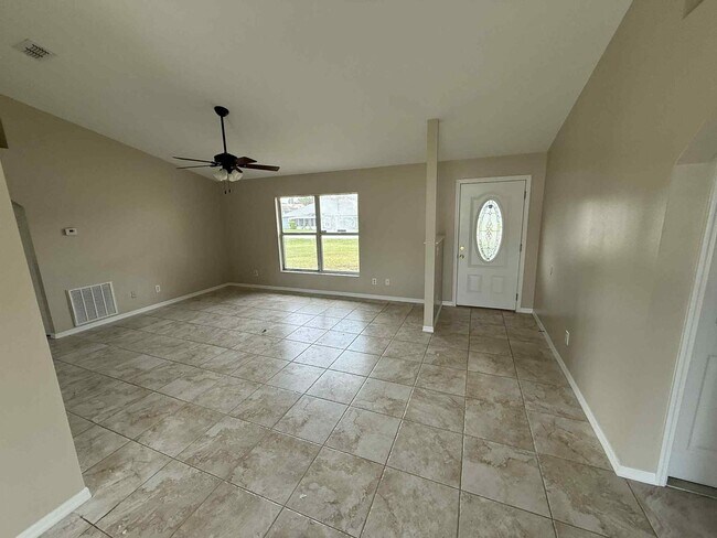 Building Photo - 17 Hemlock Radial Ct