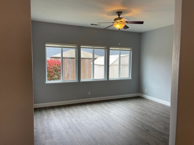 Building Photo - Immaculate 4br Pet Friendly Home in Morada