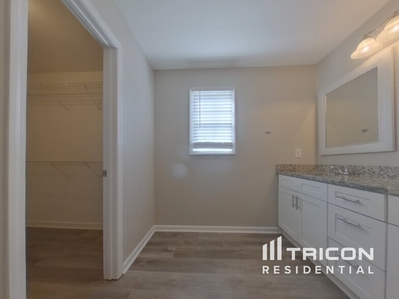 Building Photo - 365 McGiboney Ln
