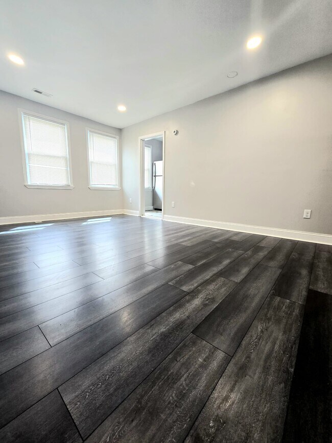 Building Photo - 4020 Edgewood Rd
