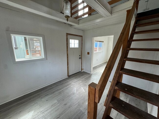 Building Photo - 212 Moreland Ave