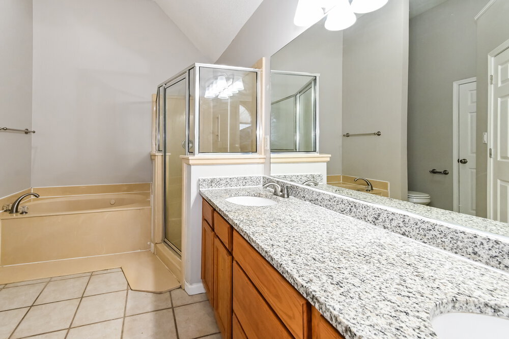 Building Photo - 1574 Far Dr