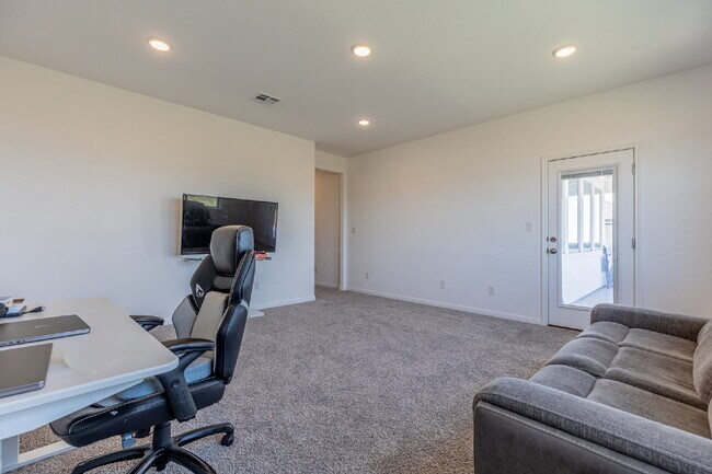 Building Photo - 2332 Giona Pl