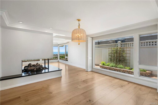 Building Photo - 2801 Pebble Dr
