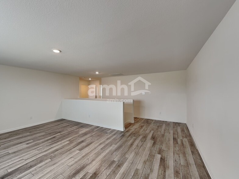 Building Photo - 1036 Violet Ln