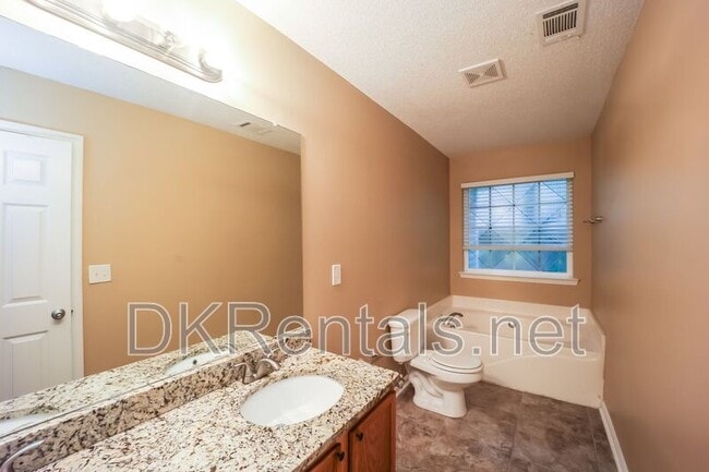 Building Photo - 4827 Wolfcreek View