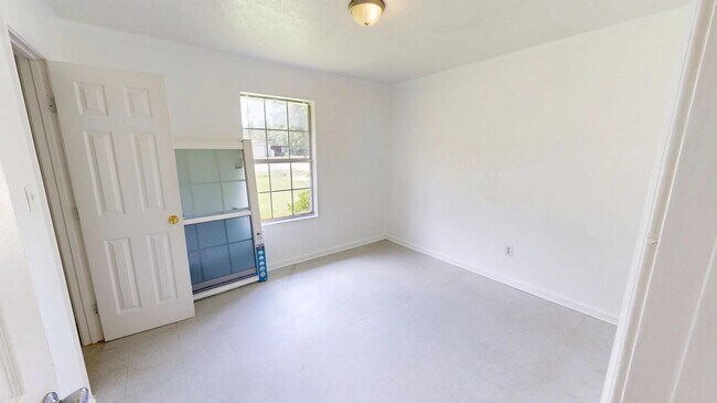 Building Photo - 1112 Pinder Ln