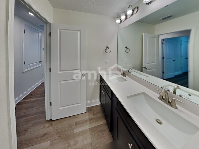 Building Photo - 6111 Little Blf Cir