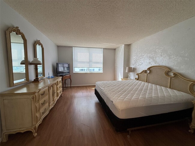 Building Photo - 101 Briny Ave