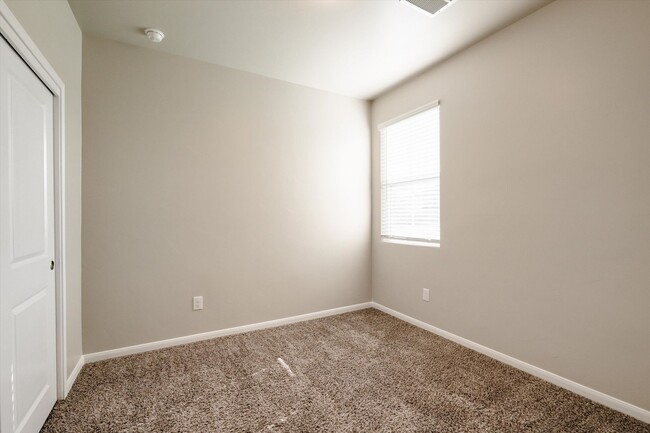 Building Photo - Solar-Powered Home with Modern Finishes & Included Fridge