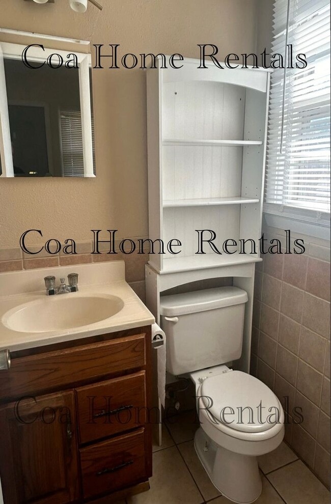 Building Photo - Great East side corner lot home