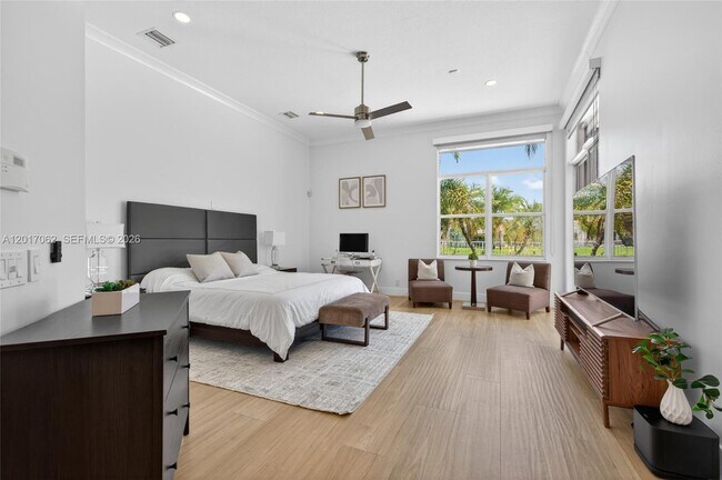 Building Photo - 2576 Bay Pointe Dr