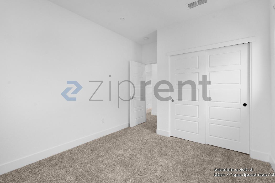 Building Photo - 4785 Happy Hallow Dr