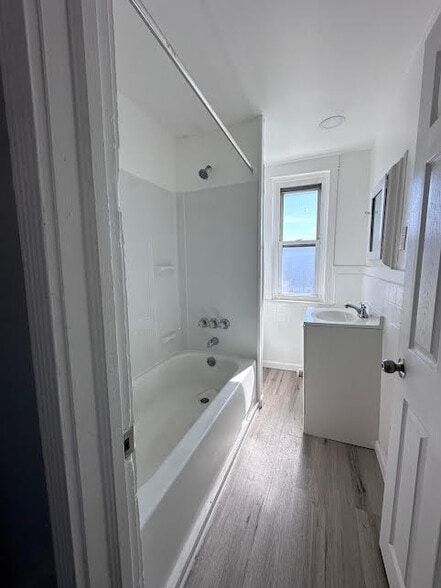 Building Photo - 7050 Clinton Rd