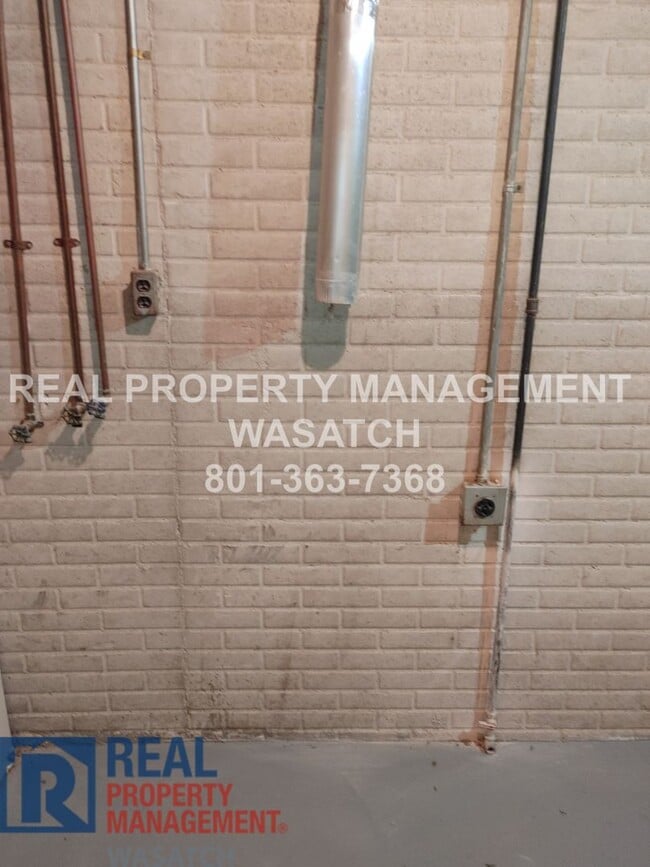 Building Photo - Take a Look at This 4 Bedroom 2 Bathroom Home in West Jordan UT!!