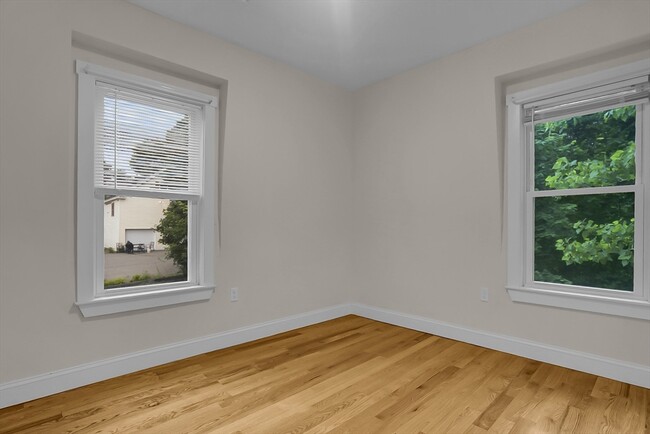 Building Photo - 29-33-33 Highland Ave
