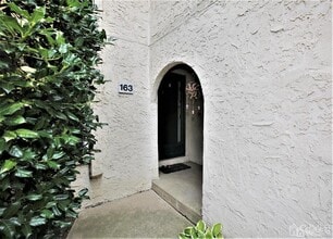 Building Photo - 163 Thoreau Dr
