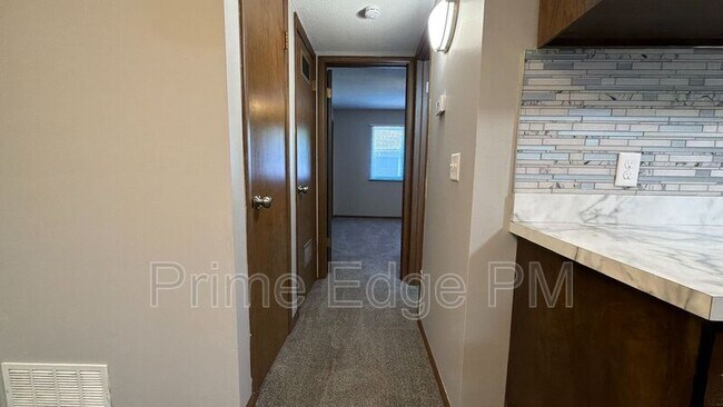 Building Photo - 4520 Calvert St