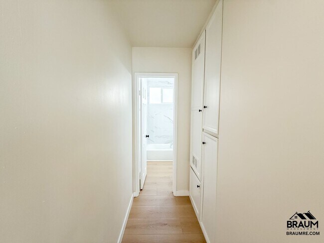 Building Photo - 7339 Woodman Ave