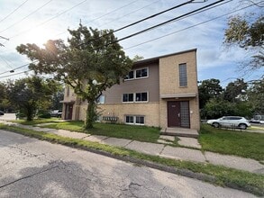 Building Photo - 2606 E Hennepin Ave
