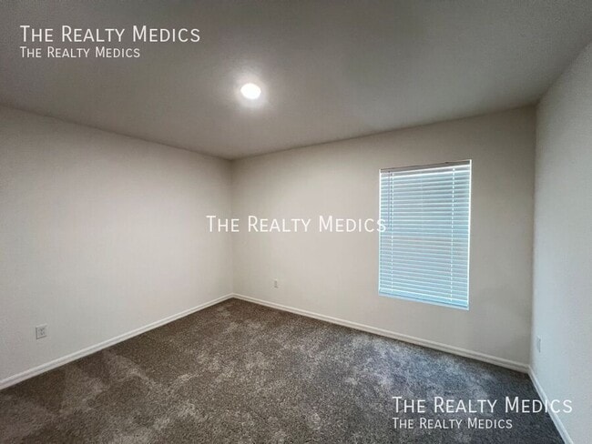 Building Photo - 3530 E Glenn St