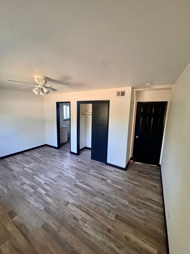 Building Photo - Charming 3 Bed/ 2 Bath Home in Clovis