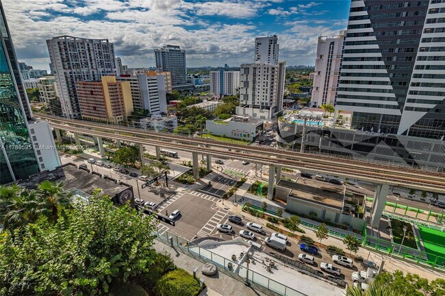 Building Photo - 88 SW 7th St