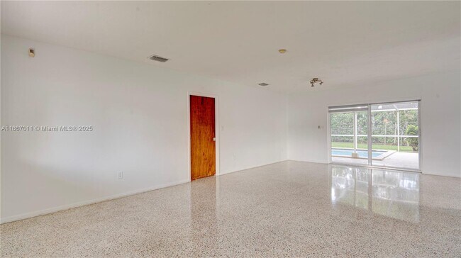 Building Photo - 8942 SW 16th St