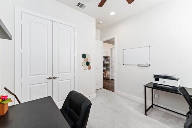 Building Photo - 6 N Hutcheson St