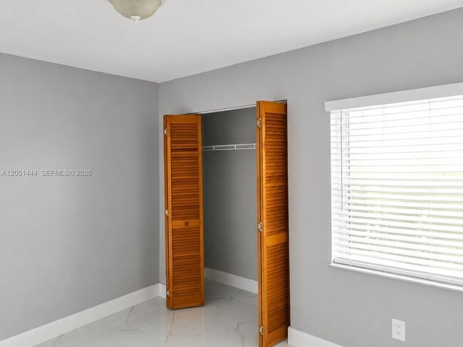 Building Photo - 6760 SW 156th Ct