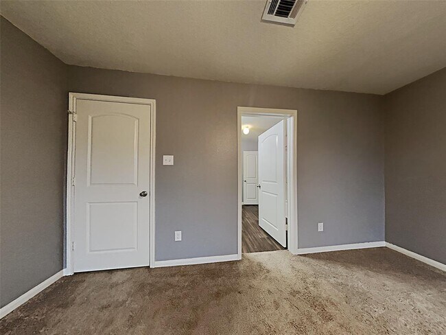 Building Photo - 1404 Breanna Ln