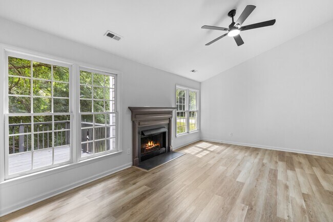 Building Photo - 6649 Speight Cir