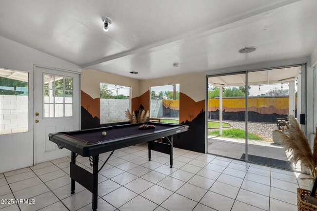 Building Photo - 829 W Mitchell Dr