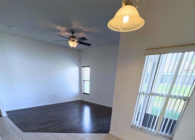 Building Photo - 3637 Weatherfield Dr