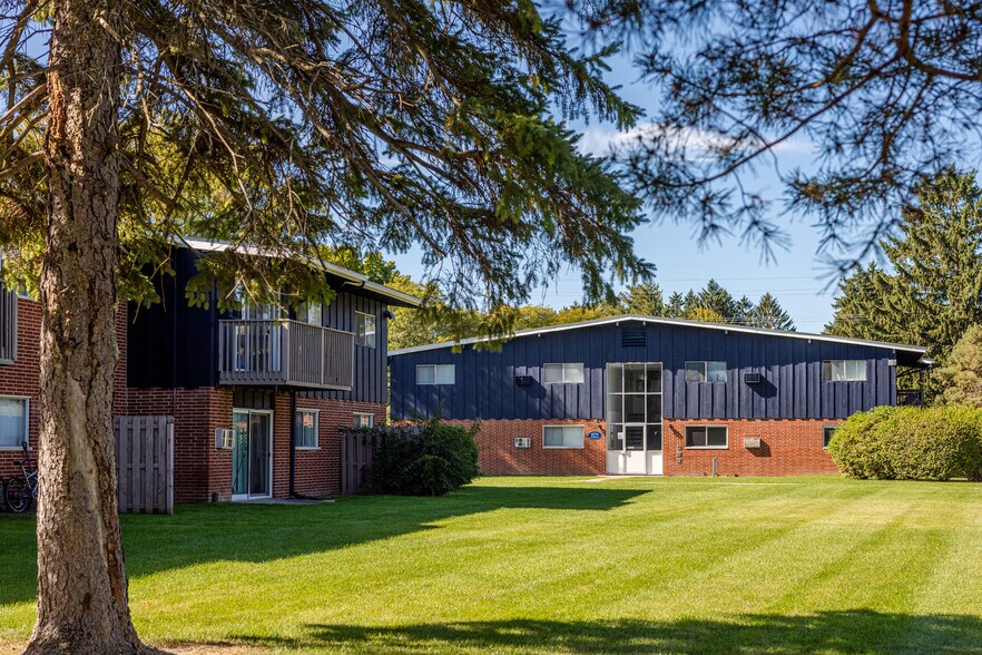 Cedar Creek Apartments 4394 Okemos Rd Meridian charter Township MI