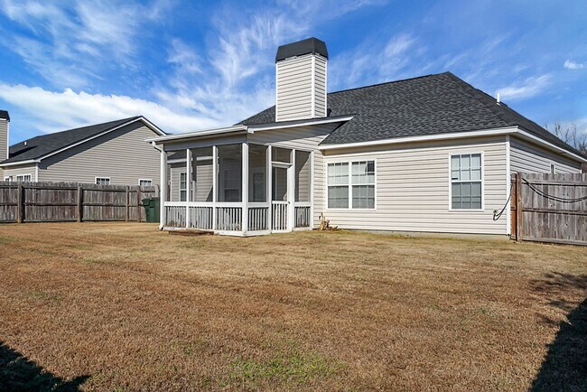 Building Photo - Cozy Comfort & Convenience: Your New 3 BR,...