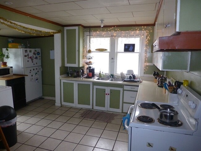 Building Photo - Pre-lease September - 4Bd/1Ba