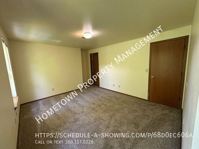 Building Photo - 1224 Cora St SE