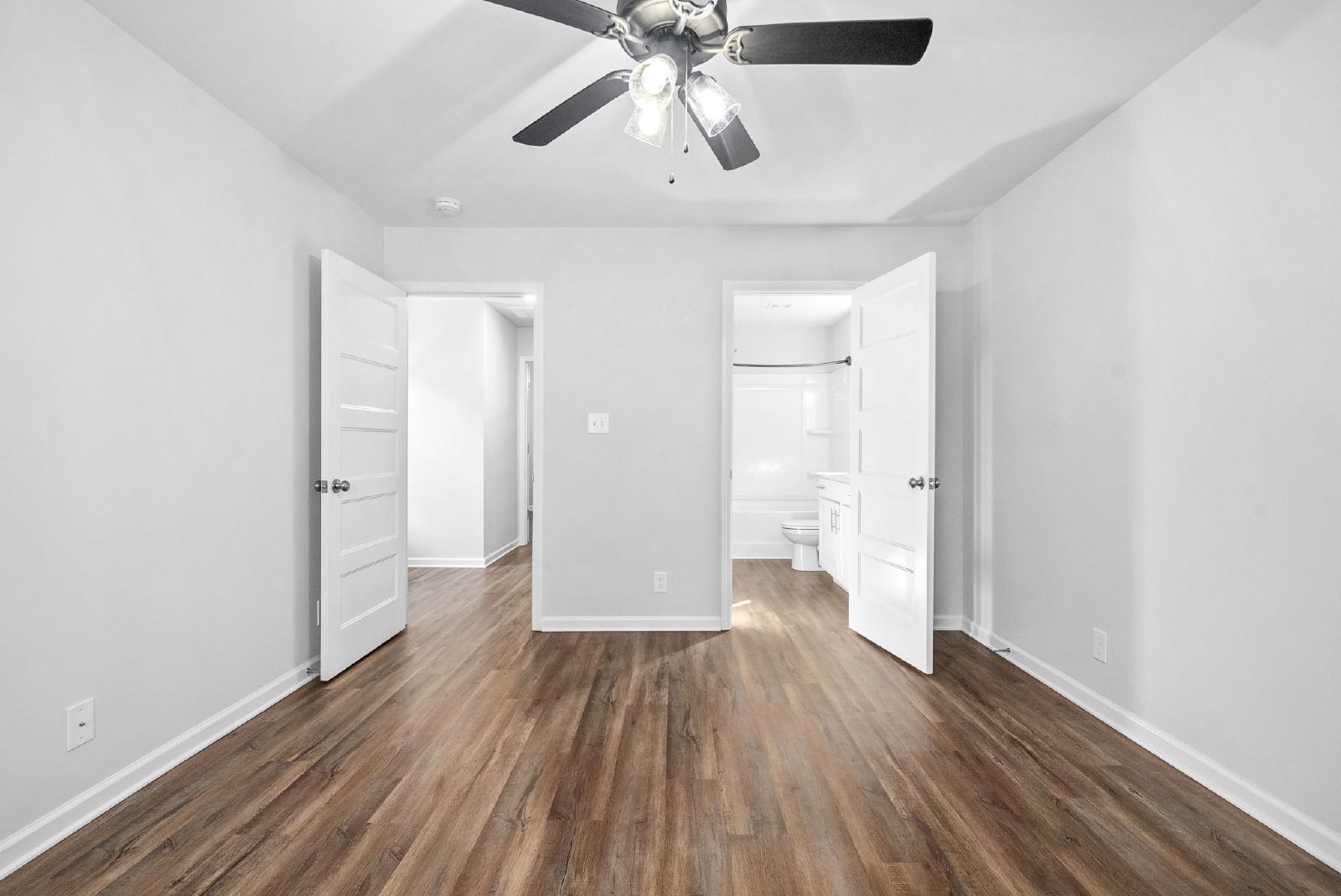 Building Photo - 960 Charlotte St