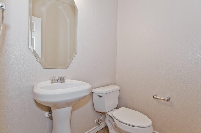 Building Photo - 506 Port Royale Way