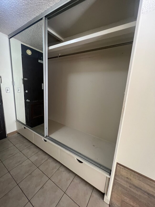 Building Photo - Renovated studio @ Pacific Grand $1400.00