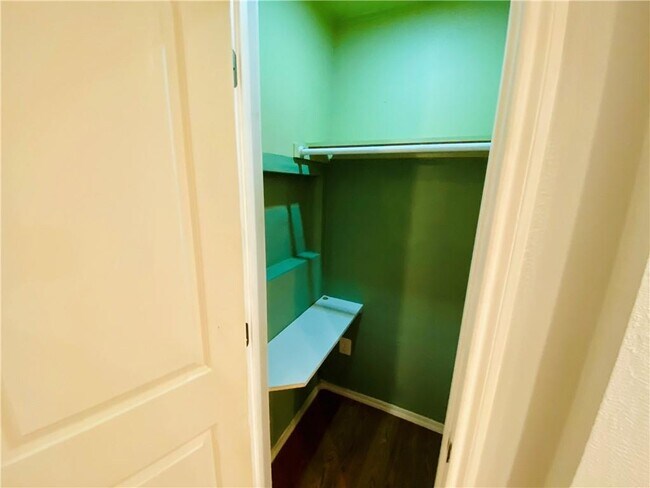Building Photo - 3811 Julianas Way
