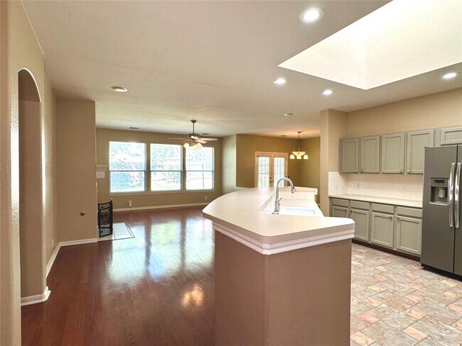 Building Photo - 1104 Vanderbilt Cir